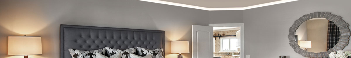 L'illuminazione a strisce LED in una camera da letto è un modo eccellente per creare un'atmosfera calda e invitante, fornendo al contempo un'illuminazione pratica. Le strisce LED sono flessibili, efficienti dal punto di vista energetico e possono essere f