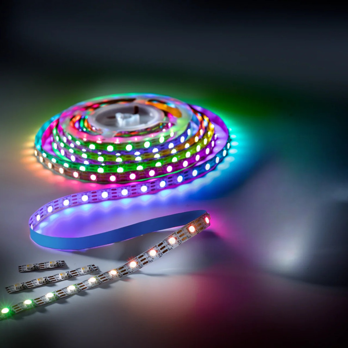 iFlex-RGBW-1080 LED Strip RGB-White CRI80 3000K 1180lm 5V 60 individually controllable LEDs/m 5m reel