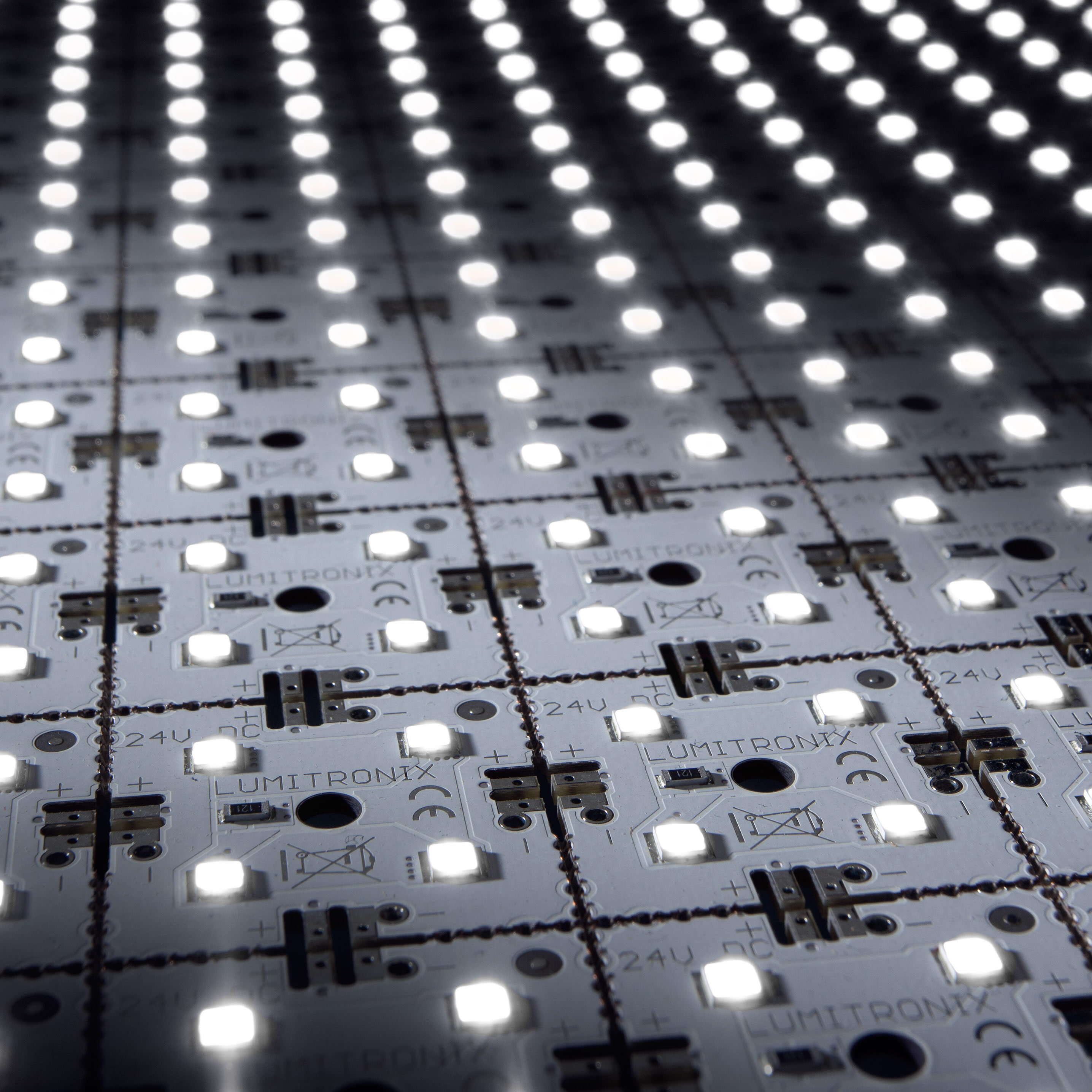 Modulo retroilluminazione Nichia Matrix Mini 126 segmenti (9x14) 504 LED 24V Bianco 3500K 60.5W 9175m