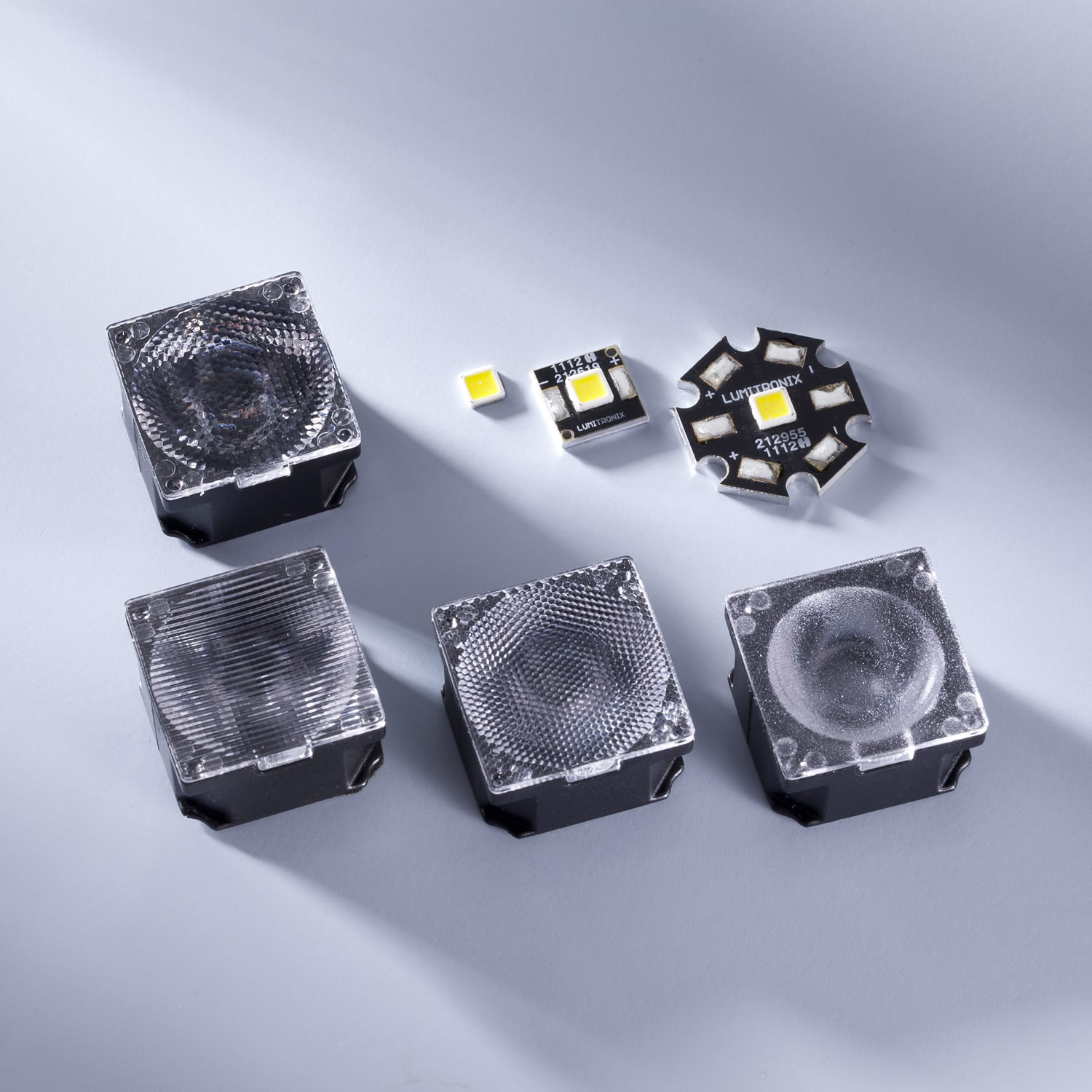 Lente Ledil 216x216mm per Nichia N153 Media radiazione angolo di radiazione 30