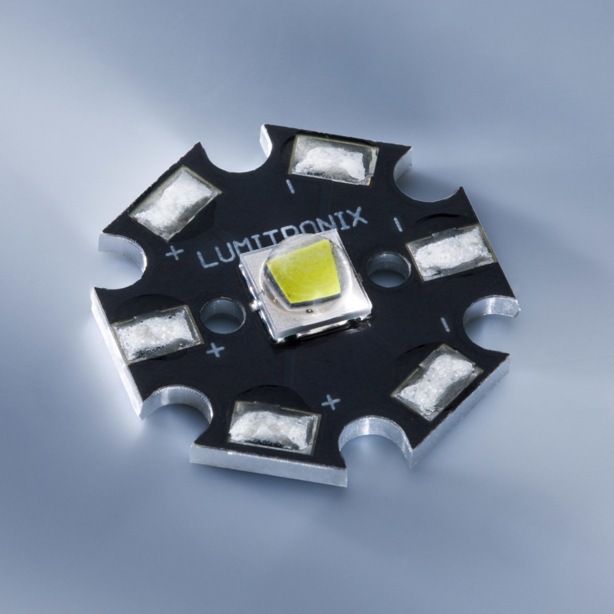 Cree XM-L 2 U2 LED bianco U2 975lm a 3000mA XMLBWT-00-0000-0000-000000U2051 Star PCB