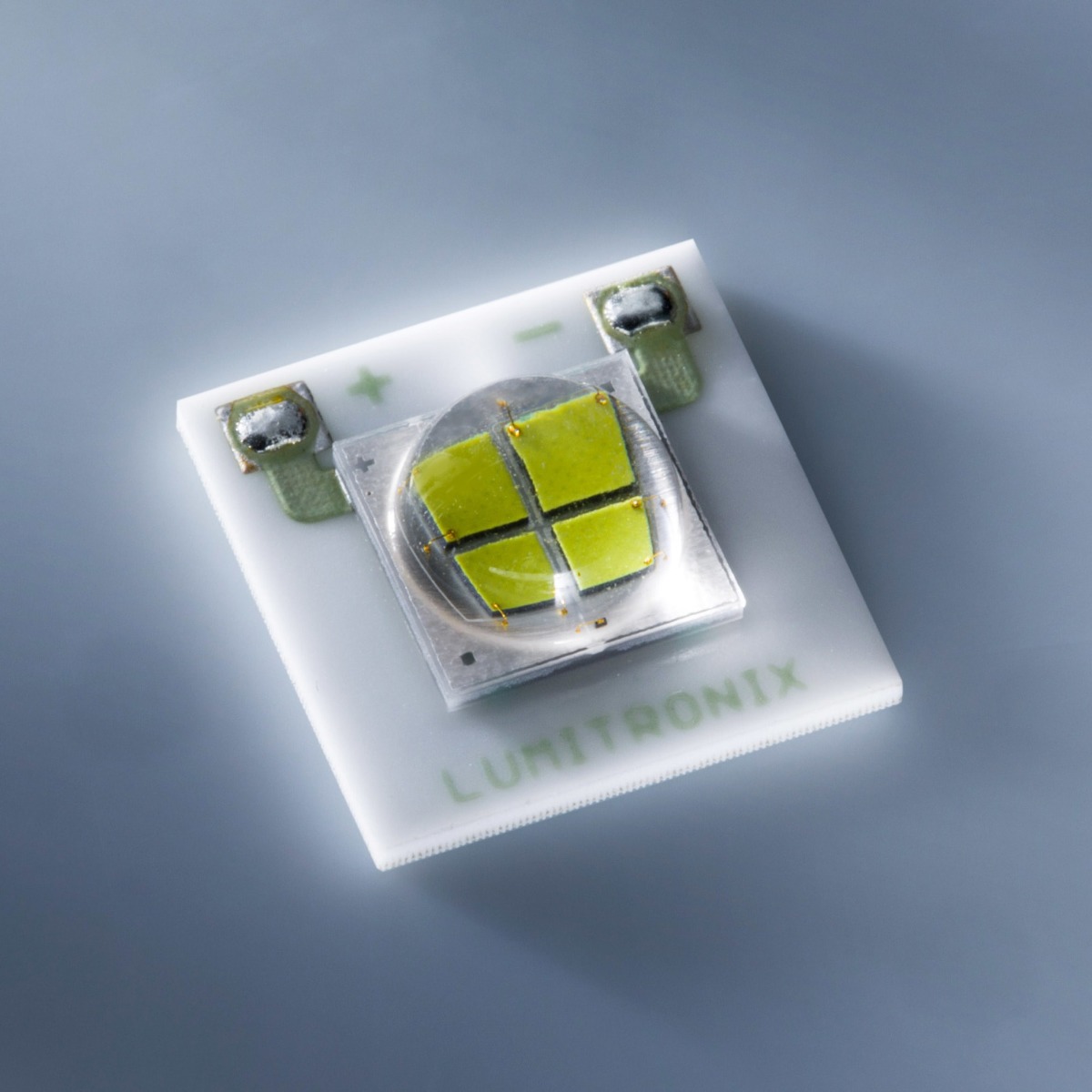 CREE MK-R LED bianco ad alta potenza LED 1665lm a 1250mA 6500K MKRAWT-00-0000-0000-0D00J2051 12x12mm PCB