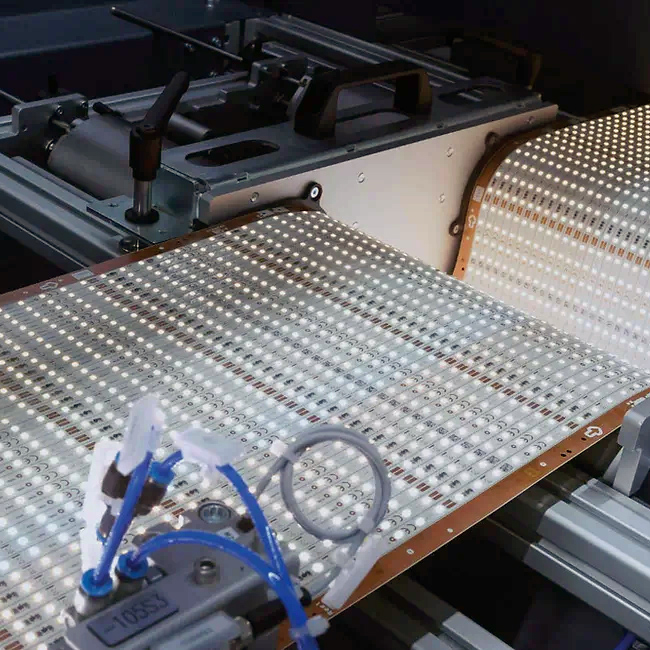 Strisce LED colorate LumiFlex personalizzate, Made in Germany, Nichia 757 LED, 12/24/48V, fino a 50 m di lunghezza e 5-20 mm di larghezza