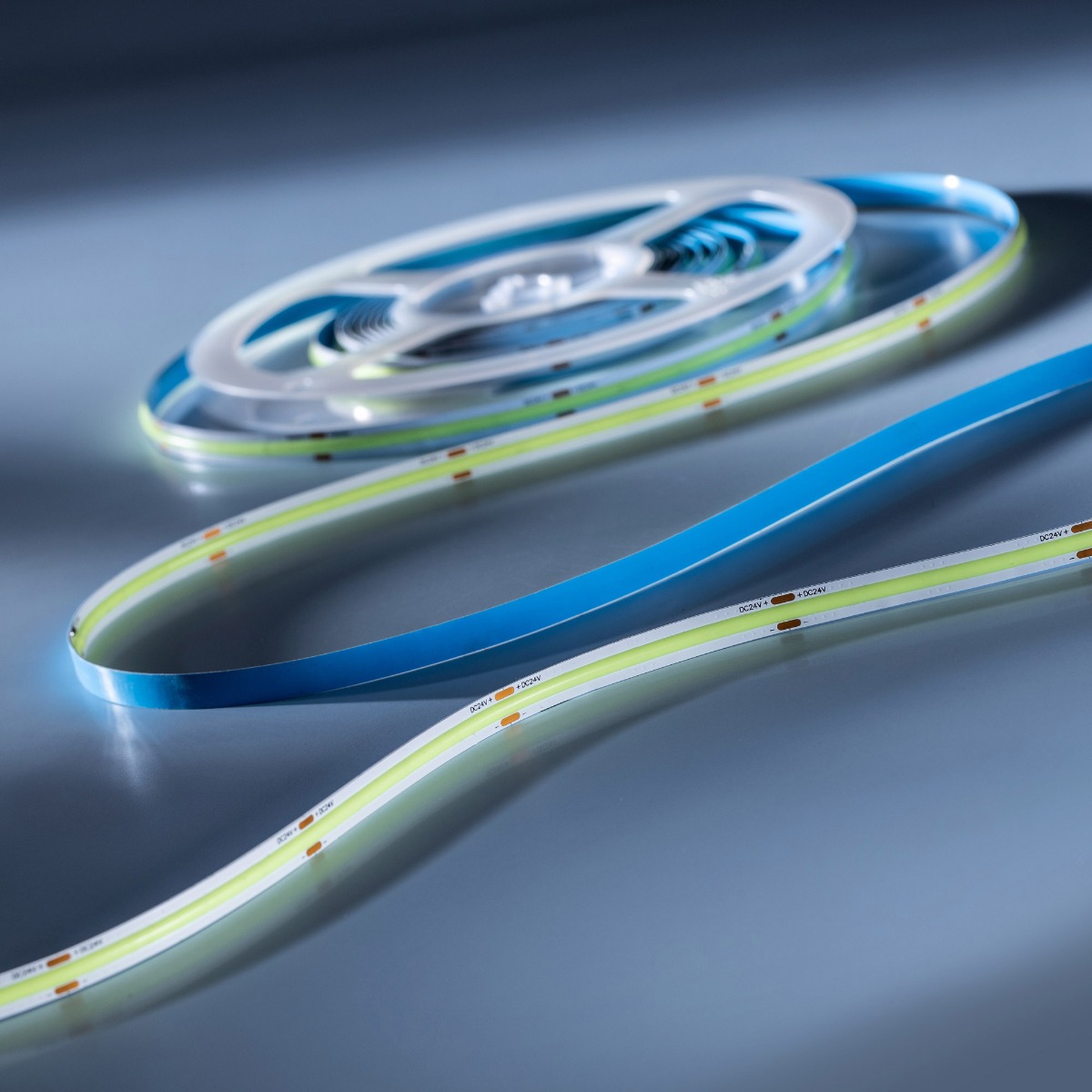 Striscia LED COB LumiFlex a luce continua Verde 4950lm 24V 5m in rotolo (998lm/m e 8,4W/m)