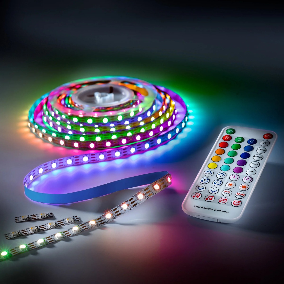 iFlex-RGBW-1080 Striscia LED RGB-Bianco CRI80 3000K 1180lm 5V 60 LED controllabili singolarmente/m 5m bobina