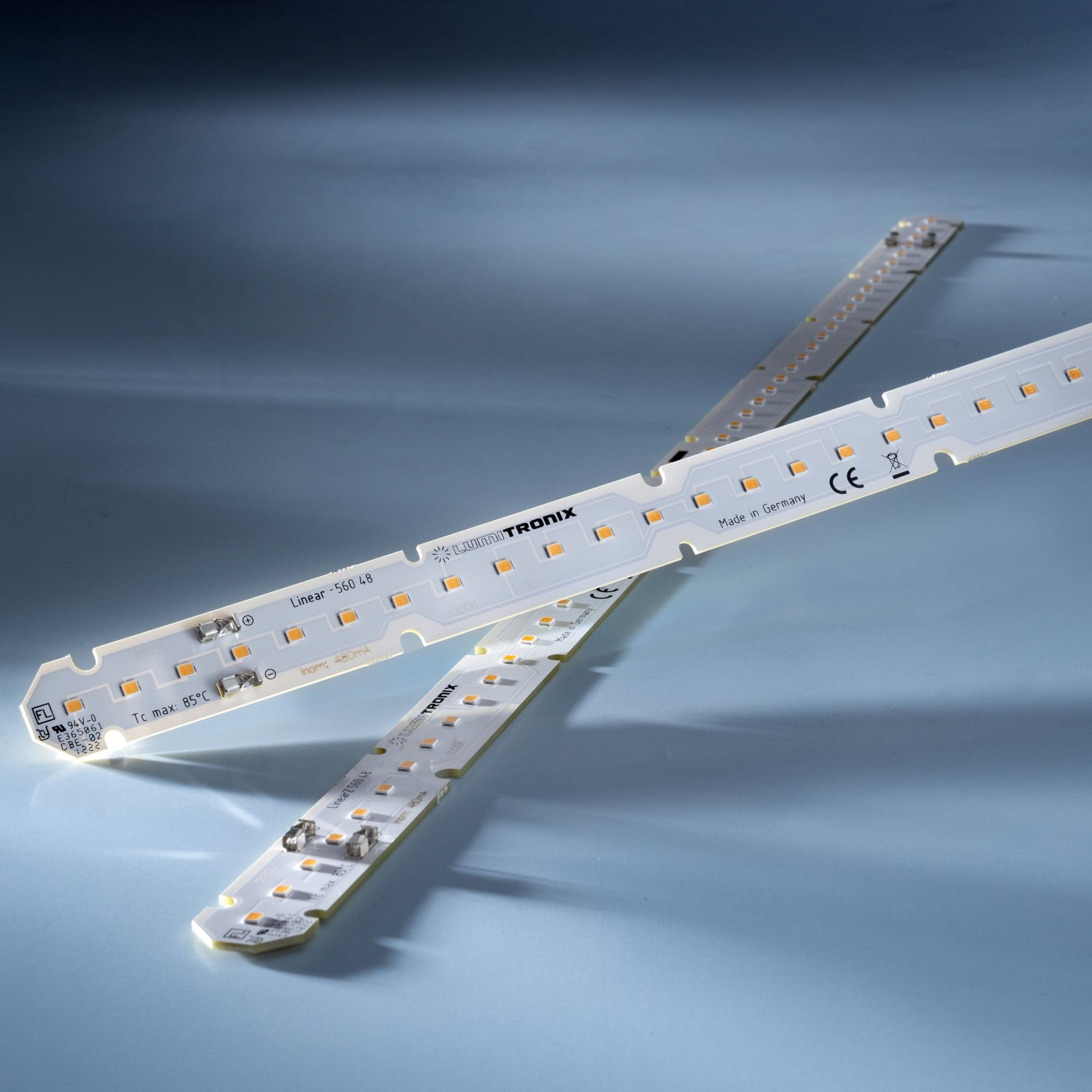 LumiBar-56-3098+ Striscia LED Toshiba-SSC a spettro completo Sunlike CRI98 bianco caldo 3000K 1280lm 700mA 16V 48 LED modulo 56cm (2285lm/m 21W/m)