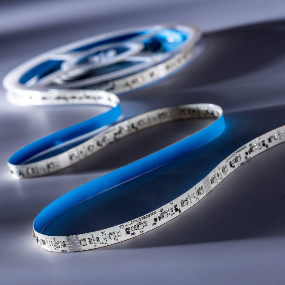 LumiFlex-RGB-2080 Osram LED Strip RGB 2900lm 24V 60 LED/m 5m in bobina (max 580lm/m 11,2W/m)