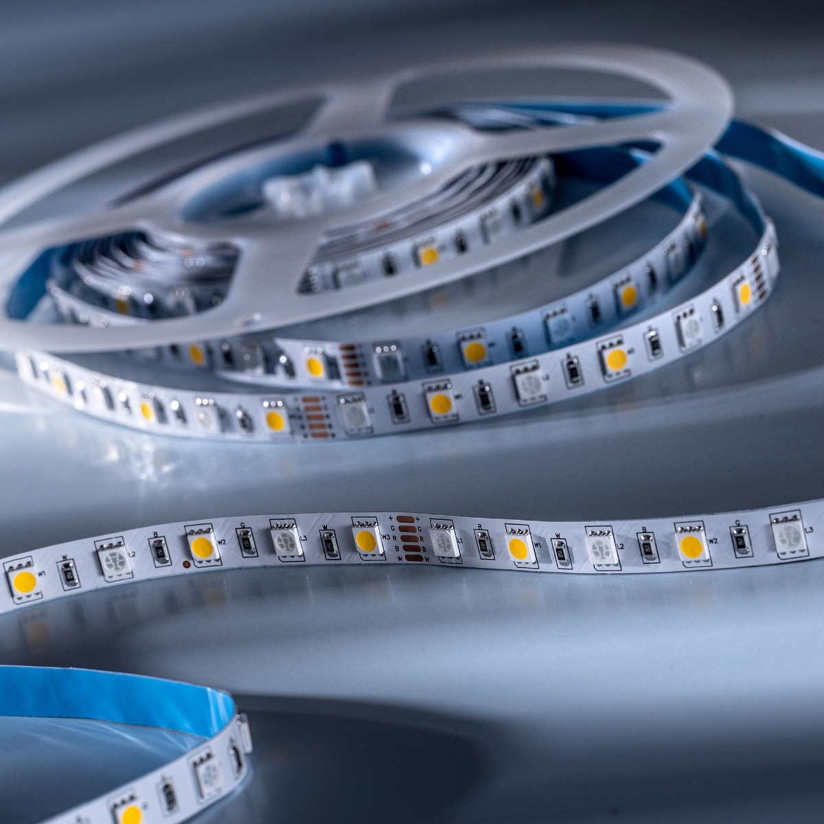 LumiFlex-RGBW-1080 ECO striscia LED RGB-Bianco CRI70+ 3000K 1000lm 12V 60 LED/m 5m bobina