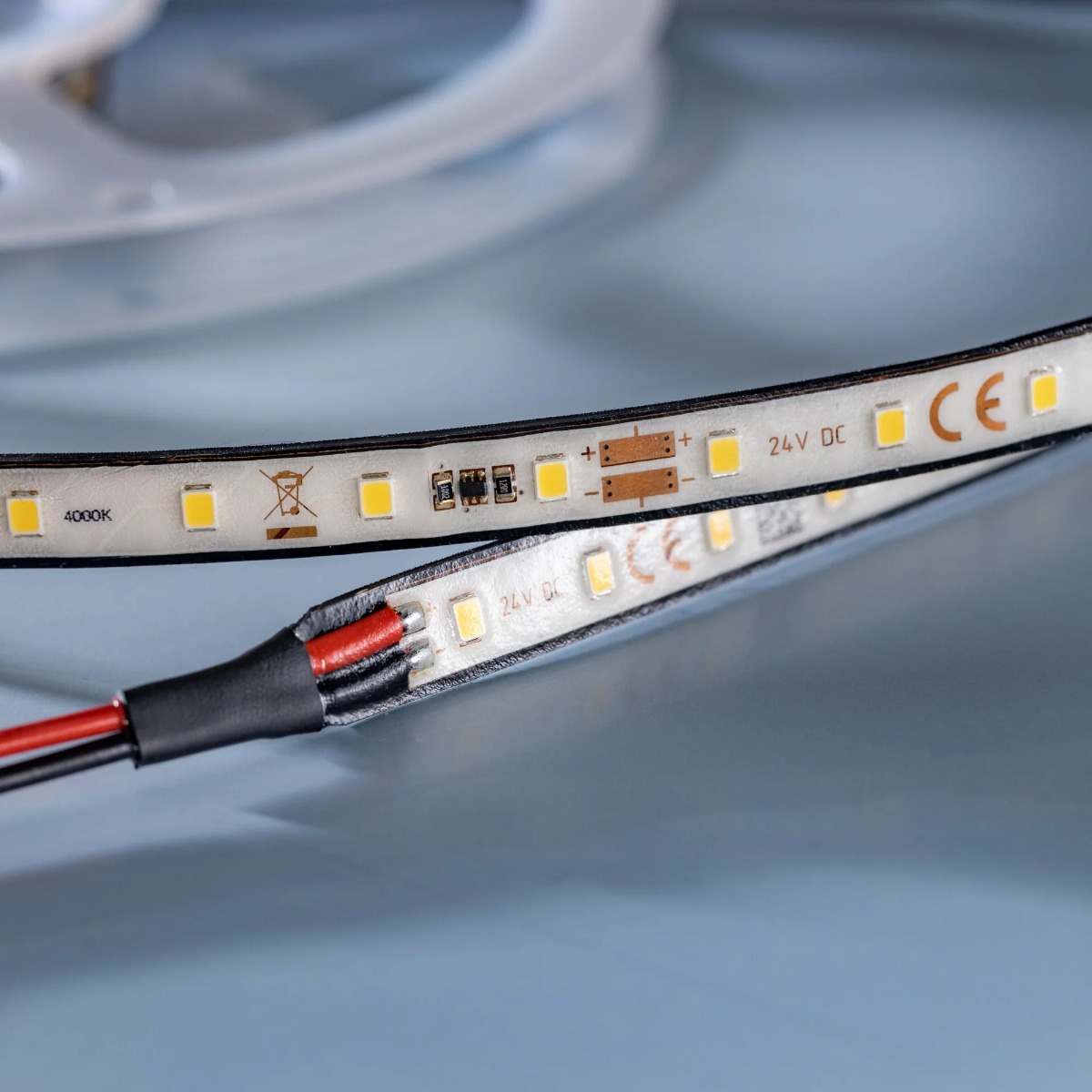 Strisce LED colorate LumiFlex personalizzate, Made in Germany, Nichia 757 LED, 12/24/48V, fino a 50 m di lunghezza e 5-20 mm di larghezza