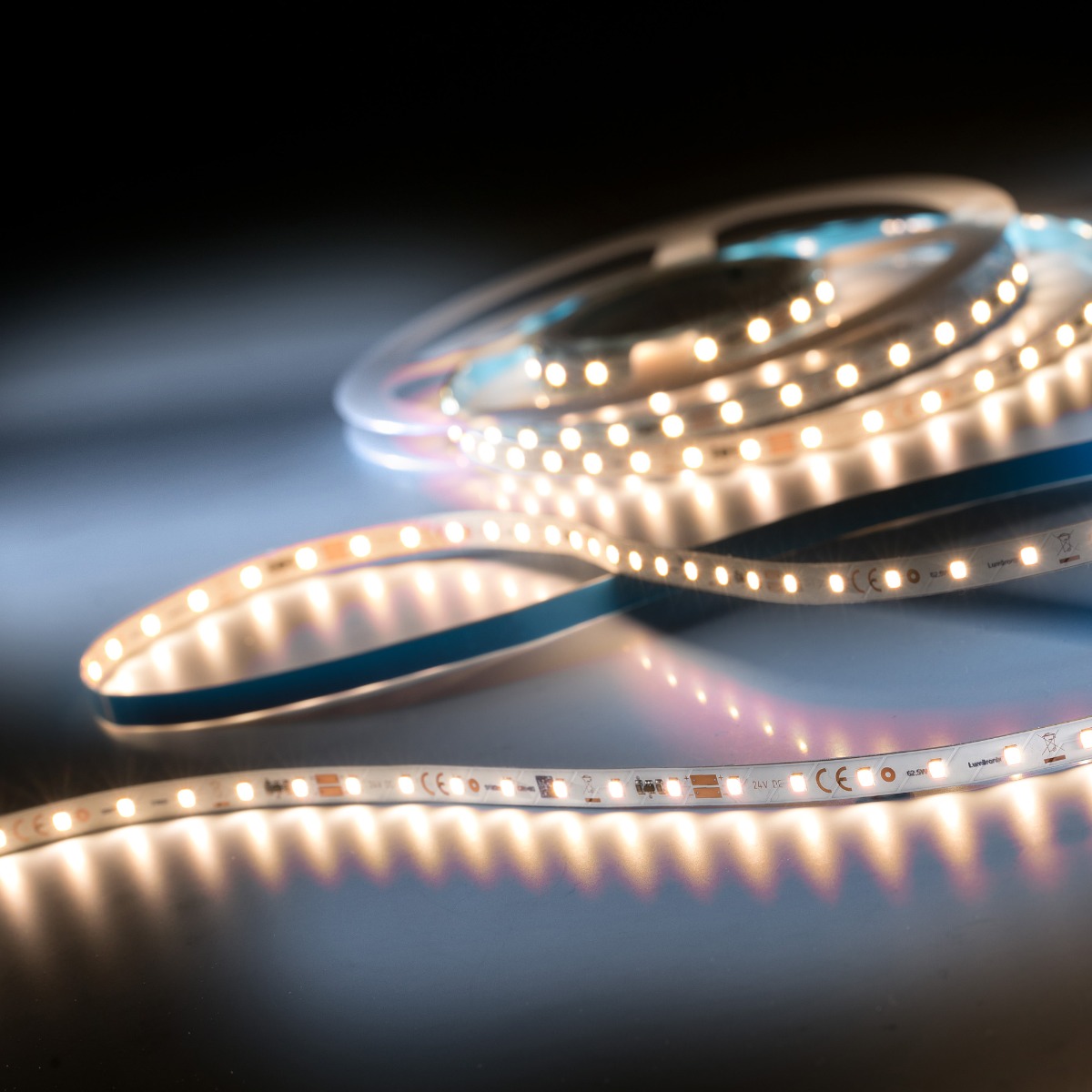 LumiFlex2080 Samsung LED Strip bianco caldo CRI80 2700K 6500lm 24V 70 LED/m 5m in bobina (1300lm/m e 12,6W/m)