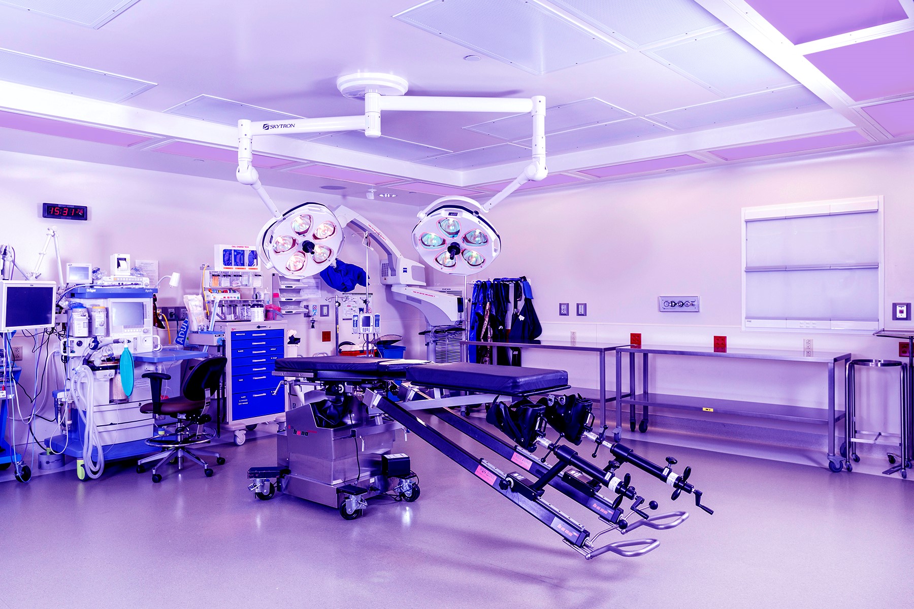 Violet light disinfection (indigo clean)